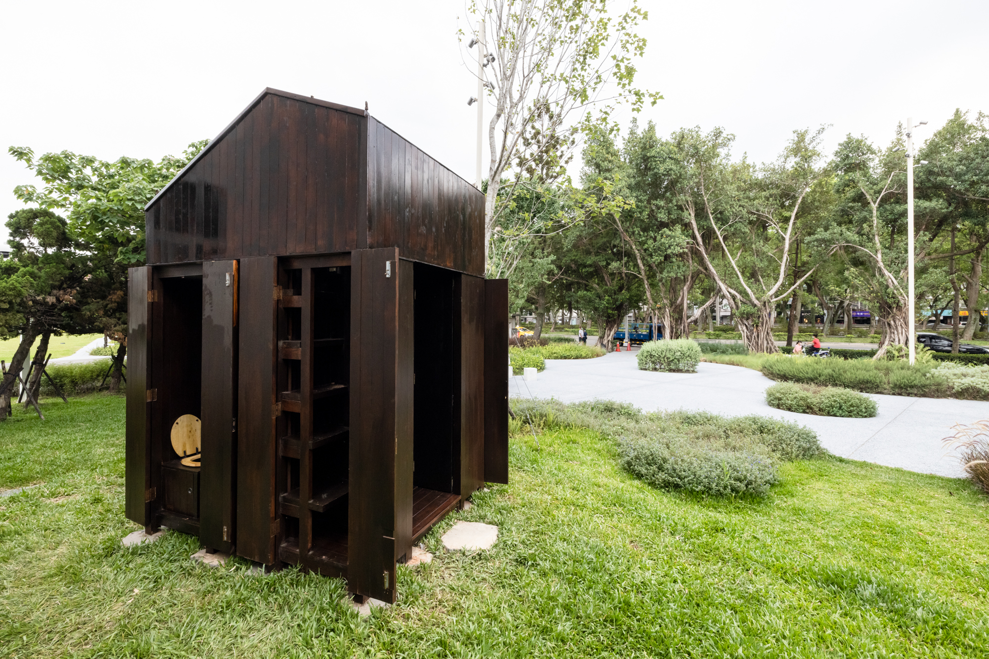 The Folly: HSIAO Yu-Chih & LIAO Chien-Chung